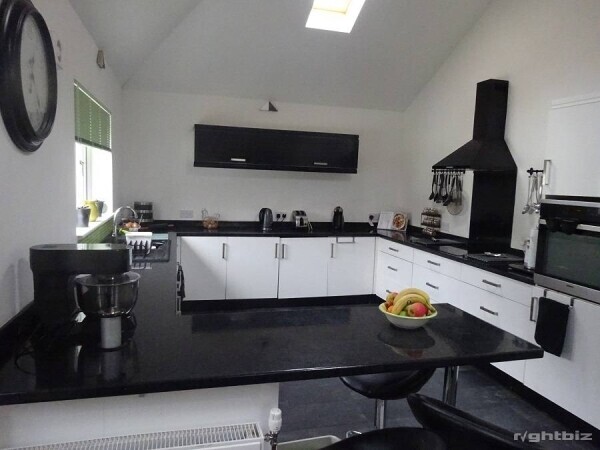 KENNEL & CATTERY WITH 5 BEDROOM HOUSE FOR SALE NEAR GLASGOW Photo 5