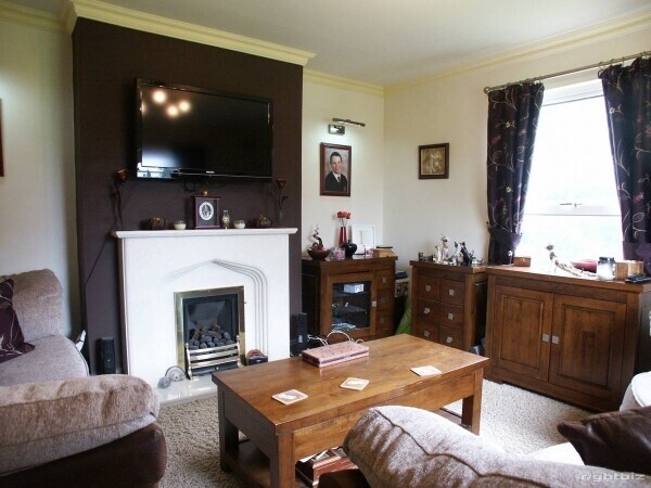 High Profits Store & Post Office With Substantial Home Photo 5