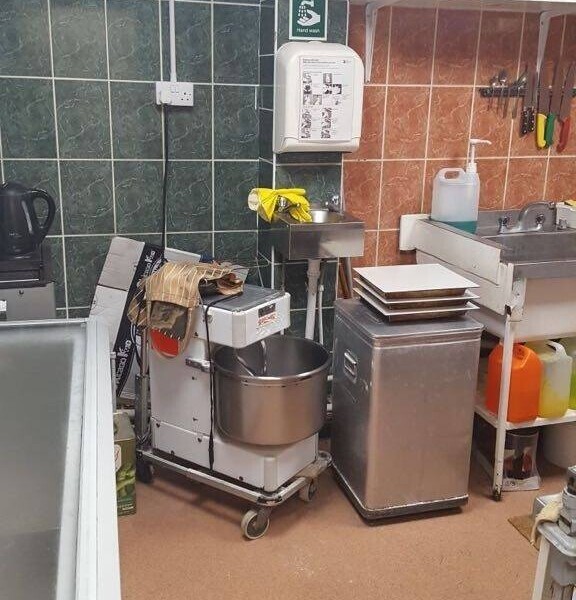 Newly fitted frofittable un opposed pizza shop for sale  in immingham DN40 area for sale Photo 5