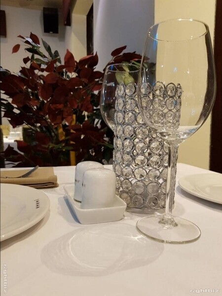 100 seater restaurant with 40 space bar. Outside decking area for 50, Beer garden for 80 Photo 5