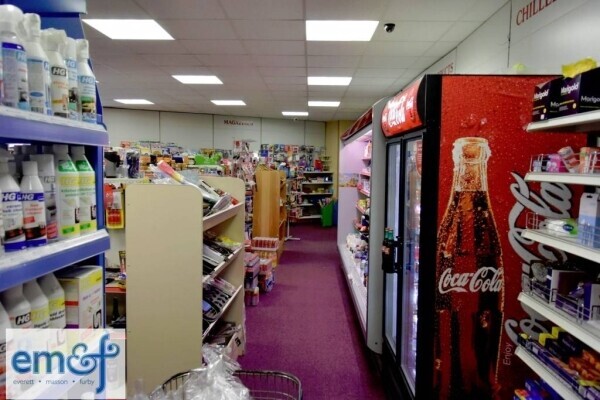 Spacious News / Grocery Store: Herts Town Photo 5