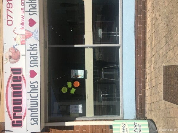 Cafe&milkshake bar in a thriving market town Photo 5