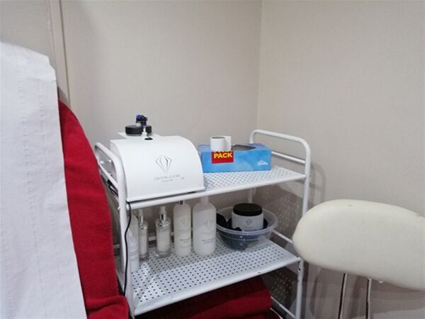 WELL PRESENTED HAIR AND BEAUTY SALON - WORCESTERSHIRE Photo 5