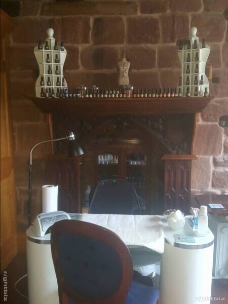 Established Nail Salon in a Prime Location with Potential Growth Photo 5