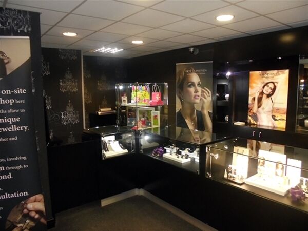 LONG ESTABLISHED JEWELLERS - CHESHIRE Photo 5