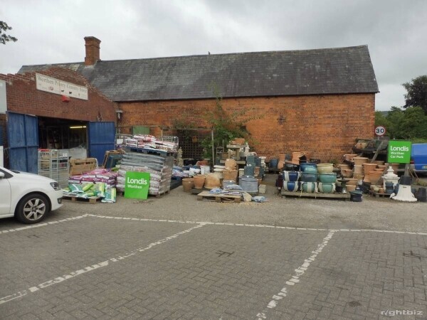Profitable established village store with 3 bed owners accommodation in prime location Photo 5