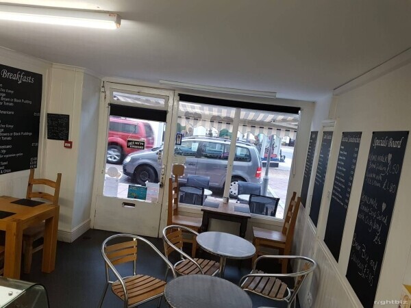 Cafe / Sandwich shop and breakfast shop in a busy area Photo 5