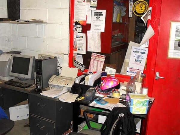 VEHICLE SPRAYERS & REPAIRS GARAGE - MID WALES Photo 5