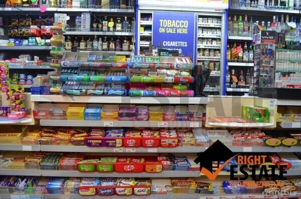 Off licence accommodation with two three bedroom and a salon lease for sale (B0001) Photo 5