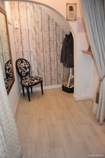 Established Quality Ladies Dress Agency Business for sale with 2 bedroom living accommodation Photo 5