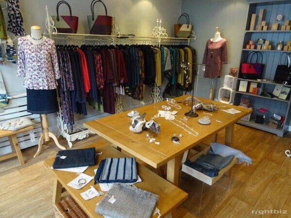 PRICE REDUCED FOR SWIFT SALE Ladies Fashion Boutique - prime location, BILLINGSHURST Photo 4