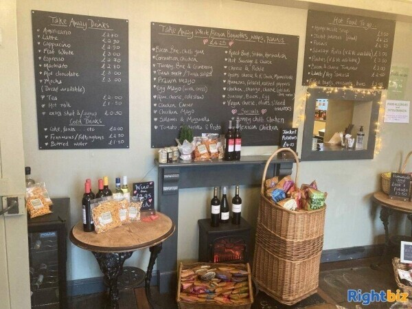 WELL PRESENTED DAYTIME LICENSED COFFEE SHOP/SANDWICH BAR in pleasant Oxfordshire country town. Photo 5