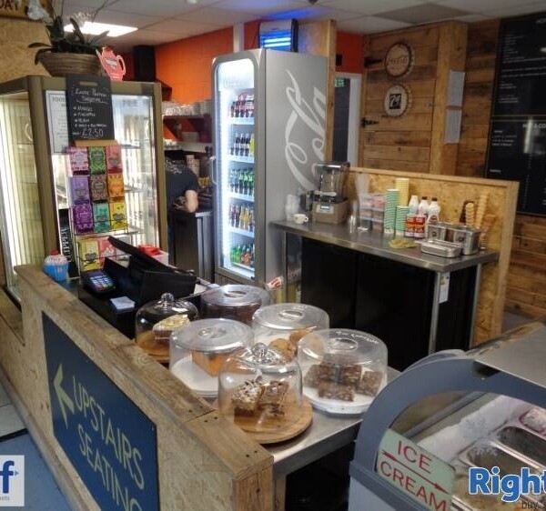 New Price - Outstanding Gelateria, Cafe and Gin Bar in Market Weighton Photo 5