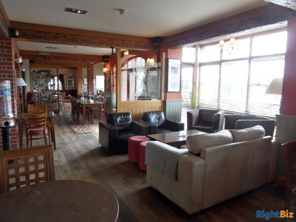 Wiltshire Canal Side Public House Photo 5