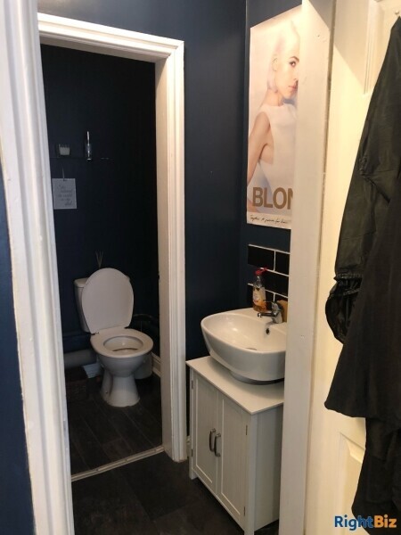 Hair Salon for sale/quick sale needed due to going on maternity Photo 5