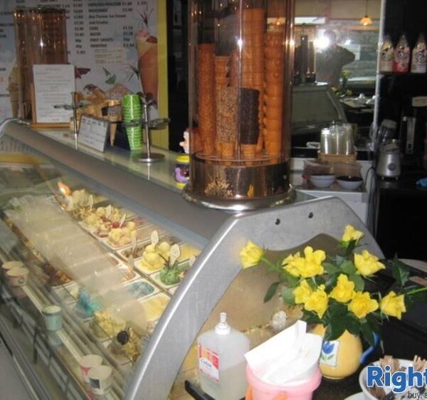 Leasehold Ice Cream Parlour Located In Padstow Photo 5