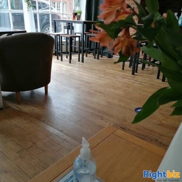 Reputable Contemporary restaurant in Woburn, Bedfordshire. Photo 5