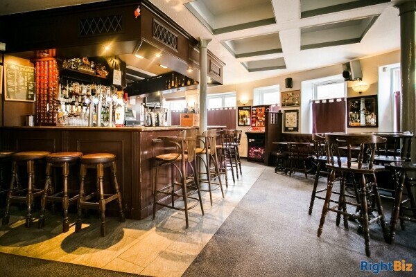 Corner Hotel for Sale - Well presented town centre Hotel for sale in golfing Mecca Photo 5