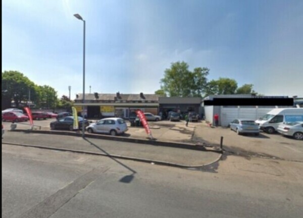 Hand Car Wash Valeting Business,Tyre shop and MOT Mechanic included in a prime location. Photo 5
