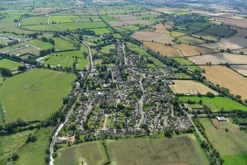 UNOPPOSED LICENSED CONVENIENCE STORE in ATTRACTIVE CANAL SIDE LOCATION in north Oxfordshire village Photo 5