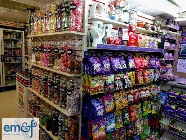 Freehold Newsagents with Accommodation: South Bucks Village Photo 5