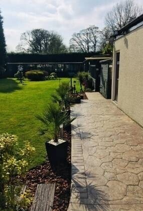 Cattery- East Yorkshire Photo 5