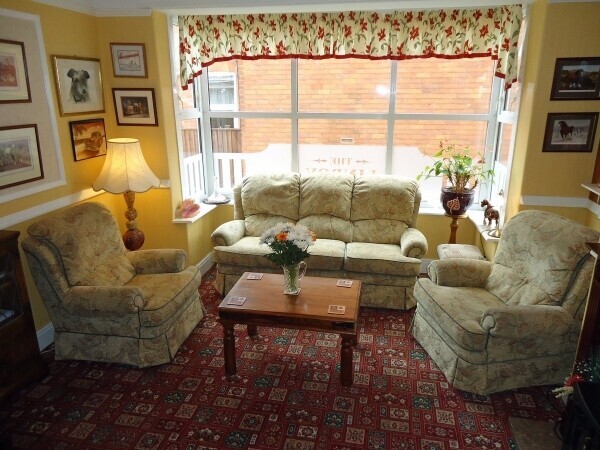 LINCOLNSHIRE COAST - ESTABLISHED PROFIT MAKING 8 BEDROOM GUESTHOUSE Photo 5