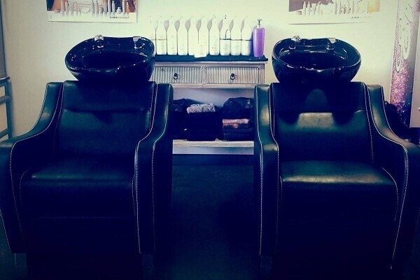 Hair/Tanning/Beauty Salon & Barbers - Telford Photo 5
