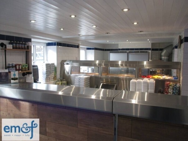 Fish & chip shop with s/c 2 bed flat, affluent Cotswolds village Photo 5