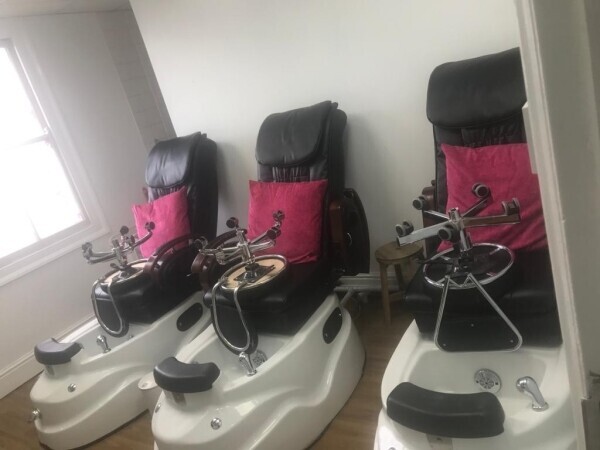 Leasehold Nails and Beauty Salon for sale in Purley Photo 5