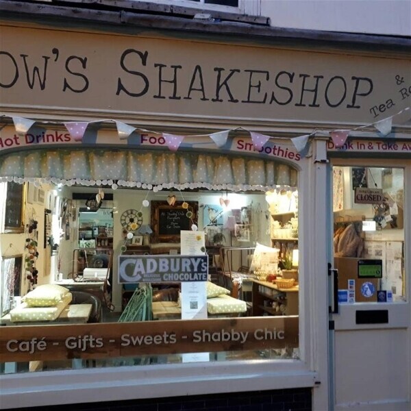 CHARMING COFFEE SHOP & MILKSHAKE BAR IN ABINGDON TOWN CENTRE Photo 5