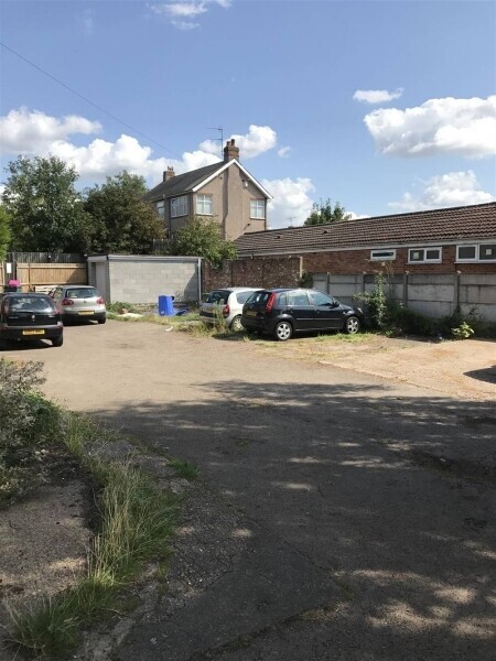 Under Offer: FREEHOLD MOT TESTING & REPAIRS CENTRE IN ROYAL LEAMINGTON SPA Photo 5