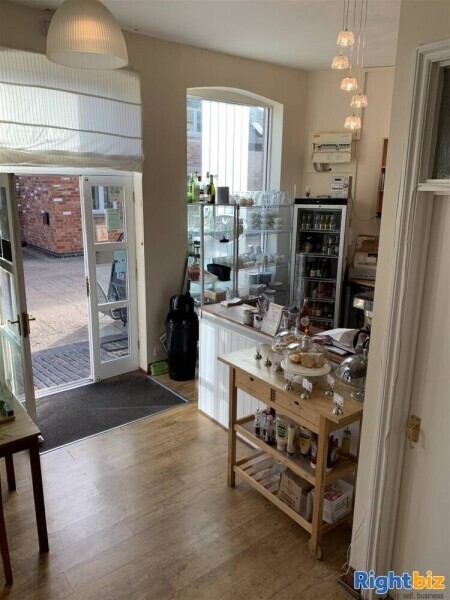 STYLISH LICENSED BISTRO & WINE BAR IN BRACKLEY TOWN CENTRE Photo 5