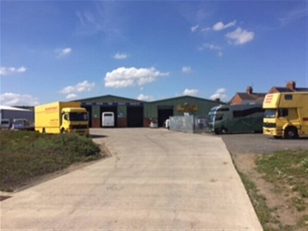 THRIVING MOT TESTING & REPAIRS CENTRE IN BISHOP AUCKLAND Photo 5