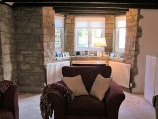 Superb 6 bedroom (all en-suite) Guest House in the Costwolds Photo 5