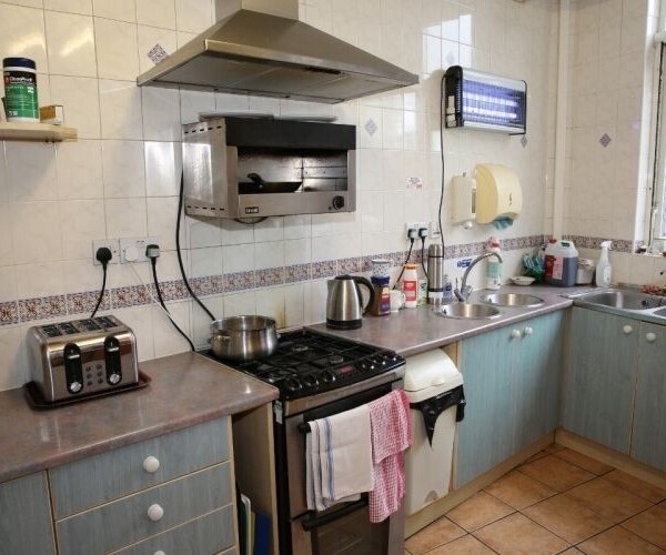 Long Established Guest House - Stoke-on-Trent Photo 5