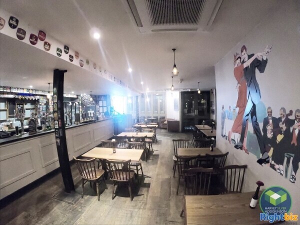 PUBLIC HOUSE: WILMSLOW: R9377 Photo 5