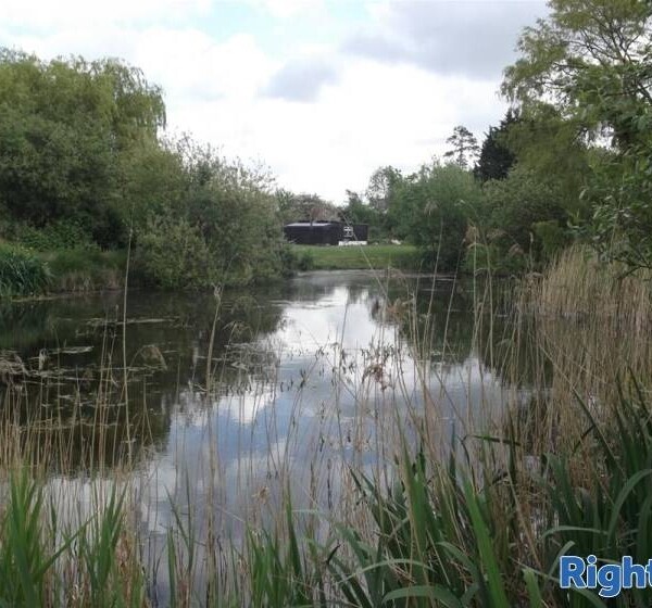 Caravan and Campsite/Development Opportunity - Hertfordshire Photo 5