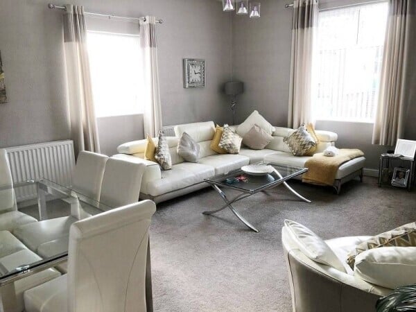 Well-established Domestic Cleaning Business with Accommodation Photo 5
