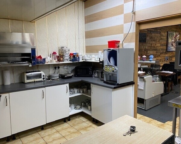 ESTABLISHED, WELL EQUIPPED CAFE IN PRIME PRECINCT TRADING LOCATION. Photo 5