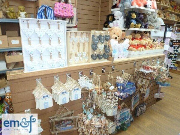 GIFT & BEACH SHOP Photo 5