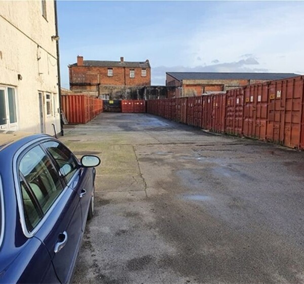 LARGE SECURE STORAGE, OFFICE LETS & COMMERCIAL PARKING FACILITY - WIRRAL Photo 5