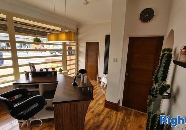Hair Salons For Sale in Cleckheaton Photo 5