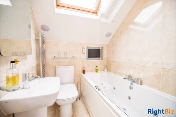 Hotels For Sale in York Photo 5