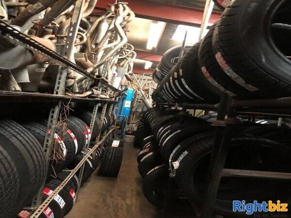 Well known traditional garage for sale Photo 5