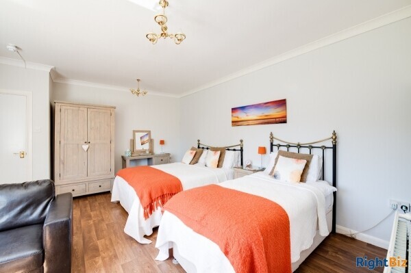 SUPERB 10 BED GUEST HOUSE - CHICHESTER Photo 5
