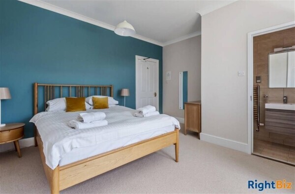 Immaculate Hotel on the North Cornish Coastline For Sale in Perranporth Photo 5