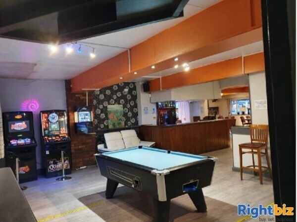 Newly established Free of Ties public house Photo 5