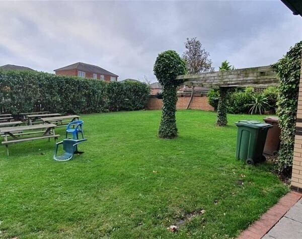 Sunderland Freehold Pub for Sale with 3 Bedroom Flat Photo 5