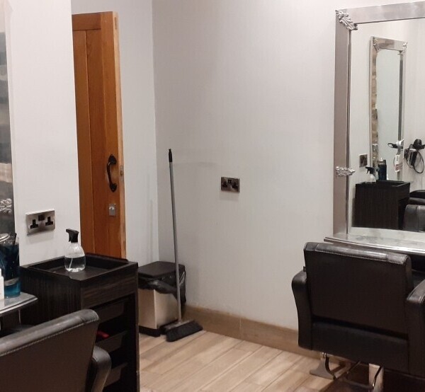 IMMACULATE HAIR SALON, SOUTH YORKSHIRE - OUTSTANDING AFFLUENT LOCATION Photo 5